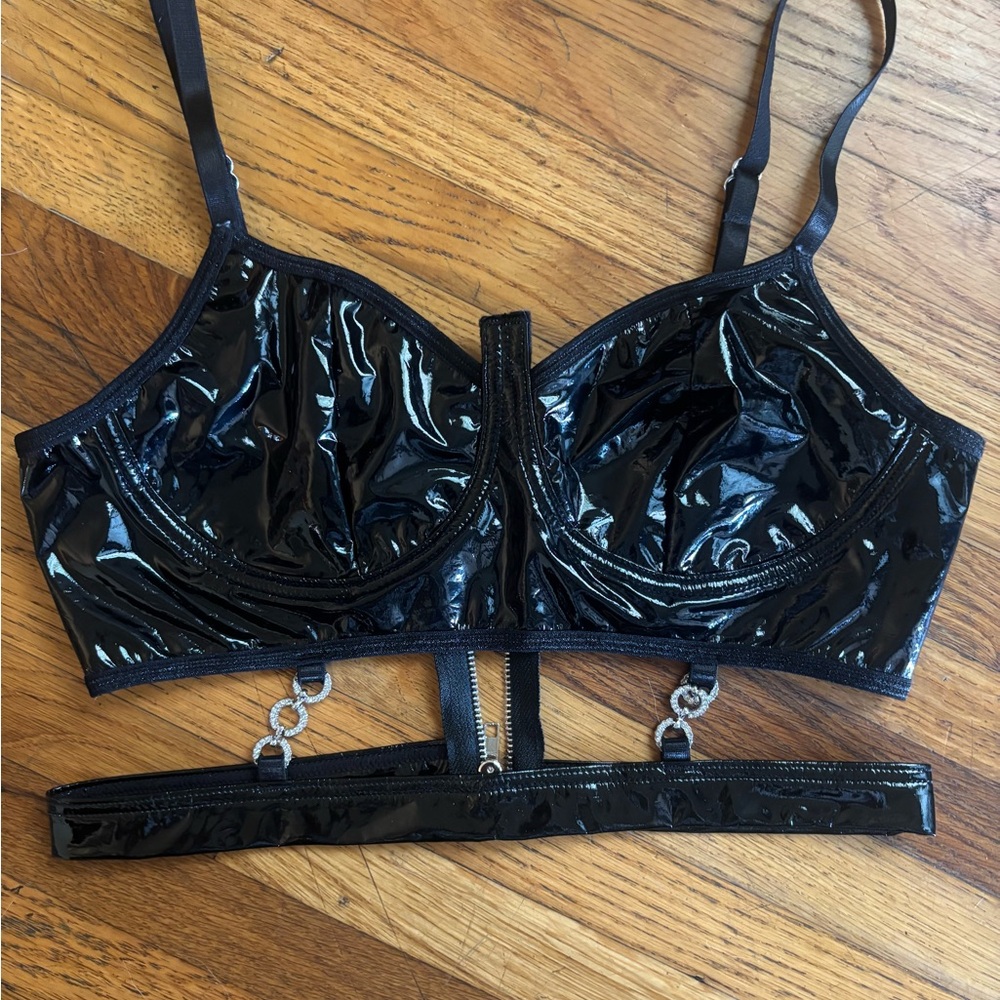 SHEIN Black Shiny Crop Top